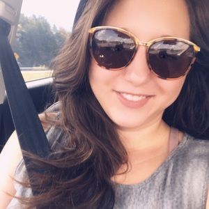 Meet your Posher, Rebecca